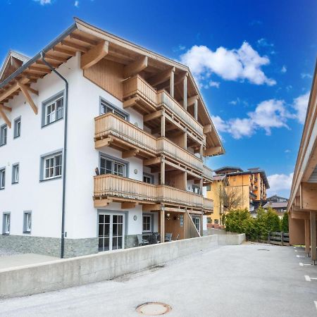 Luxury Penthouse With Balcony Ski Storage Carport Lift Lägenhet Brixen im Thale Exteriör bild