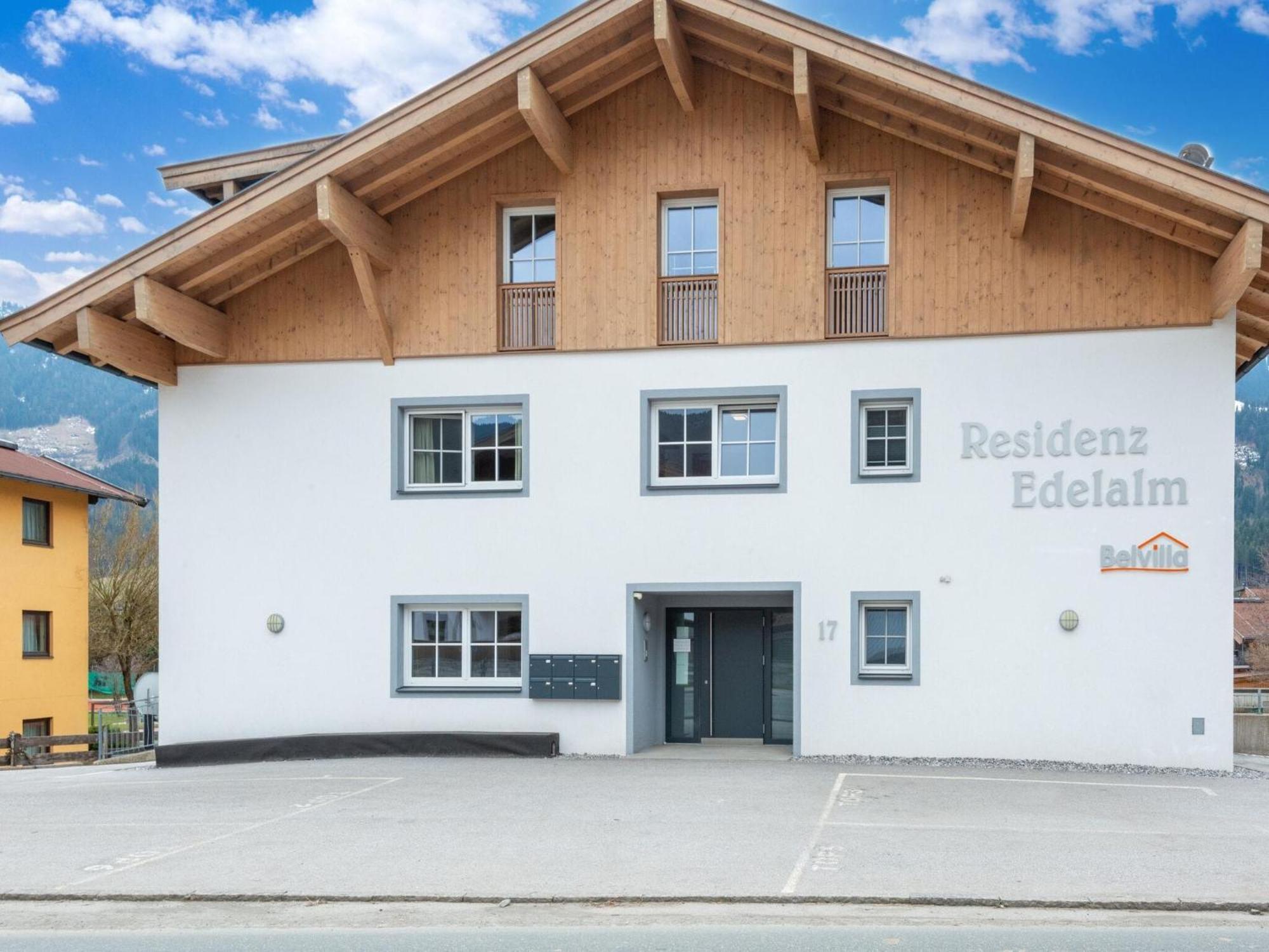 Luxury Penthouse With Balcony Ski Storage Carport Lift Lägenhet Brixen im Thale Exteriör bild