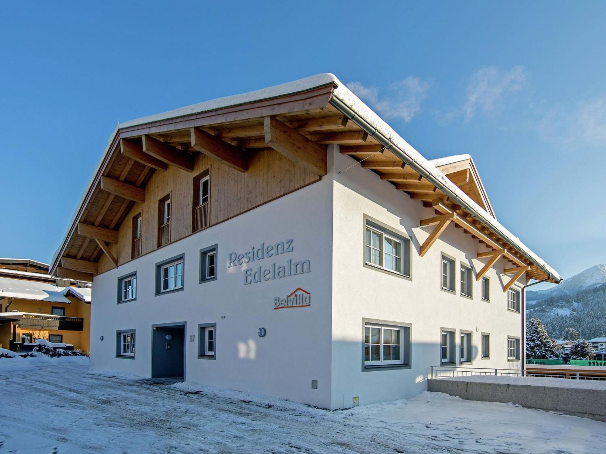 Luxury Penthouse With Balcony Ski Storage Carport Lift Lägenhet Brixen im Thale Exteriör bild