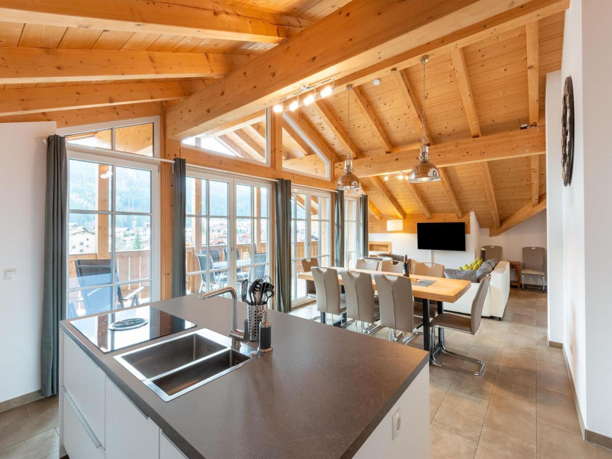 Luxury Penthouse With Balcony Ski Storage Carport Lift Lägenhet Brixen im Thale Exteriör bild