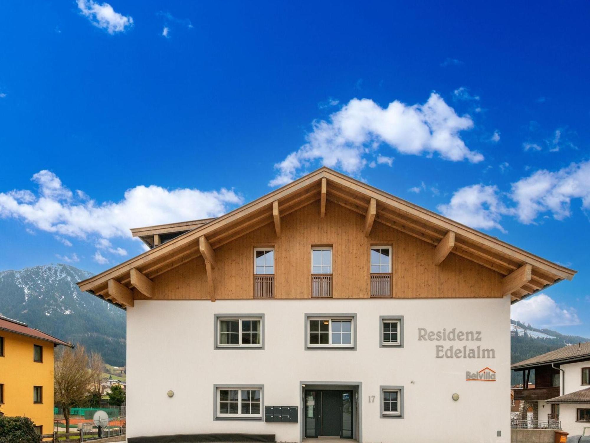 Luxury Penthouse With Balcony Ski Storage Carport Lift Lägenhet Brixen im Thale Exteriör bild