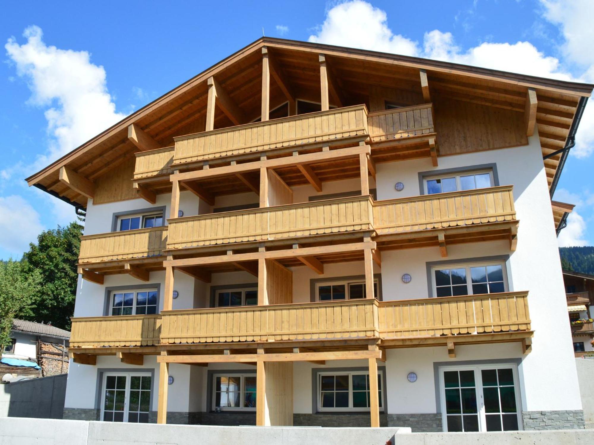 Luxury Penthouse With Balcony Ski Storage Carport Lift Lägenhet Brixen im Thale Exteriör bild